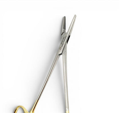 Porta agujas mayo hegar con tugsteno 12cm. - Acero alemán