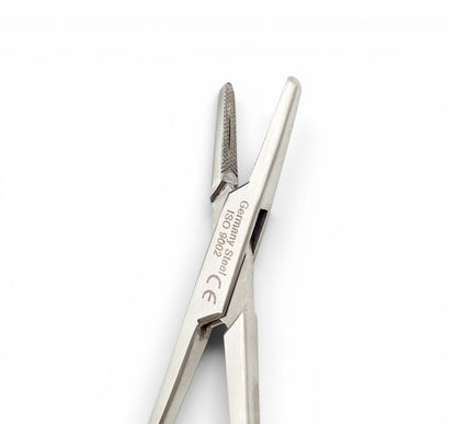 Porta agujas con tugsteno 18cm. - Acero alemán